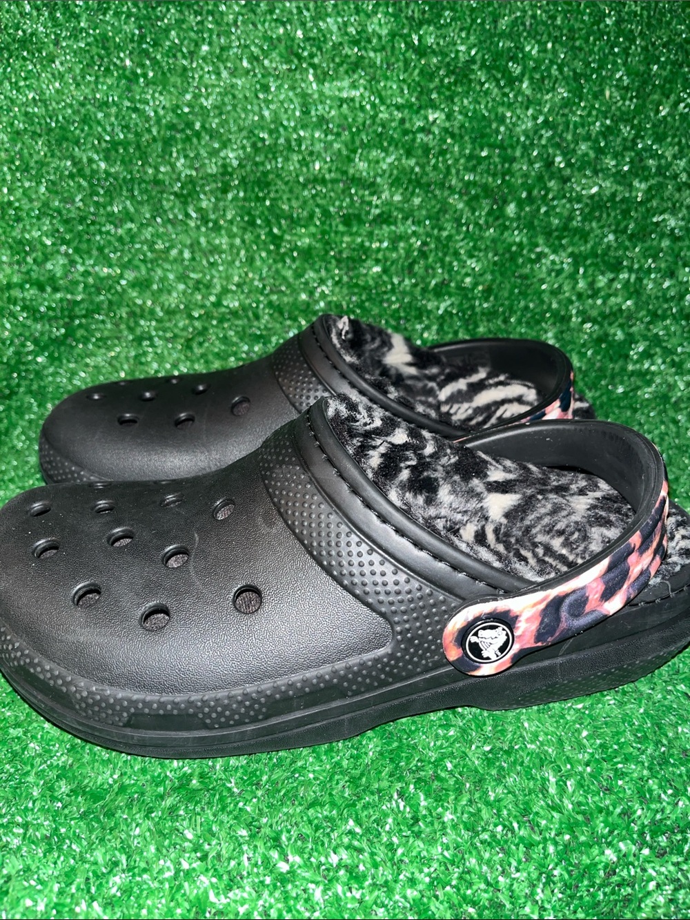 CROCS Classic Zebra Lined Cheetah Animal Remix Clog Womens Size 7